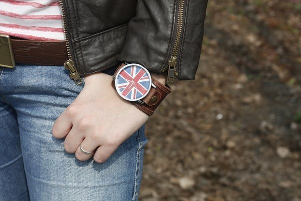 часы с британским флагом